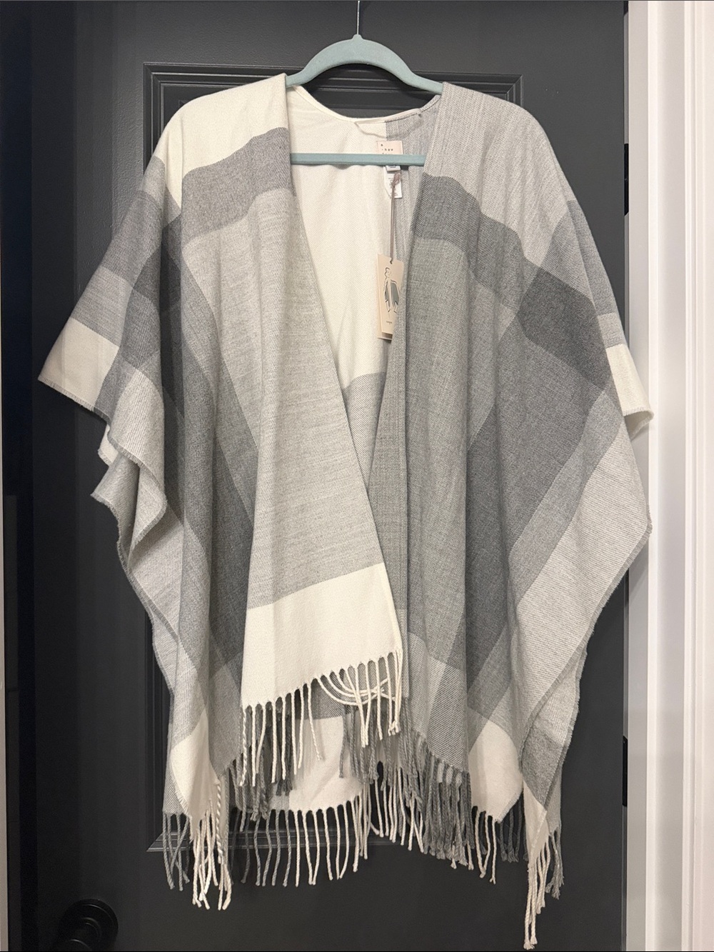 NWT A New Day Gray & Cream Fringed Plaid Throw Poncho cape